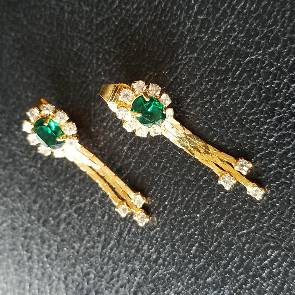 Vintage  gold-tone articulated clip-on earrings green glass and rhinestones